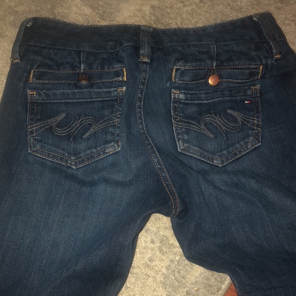 Tommy Hilfiger midrise flare Jean - Picture 4 of 4